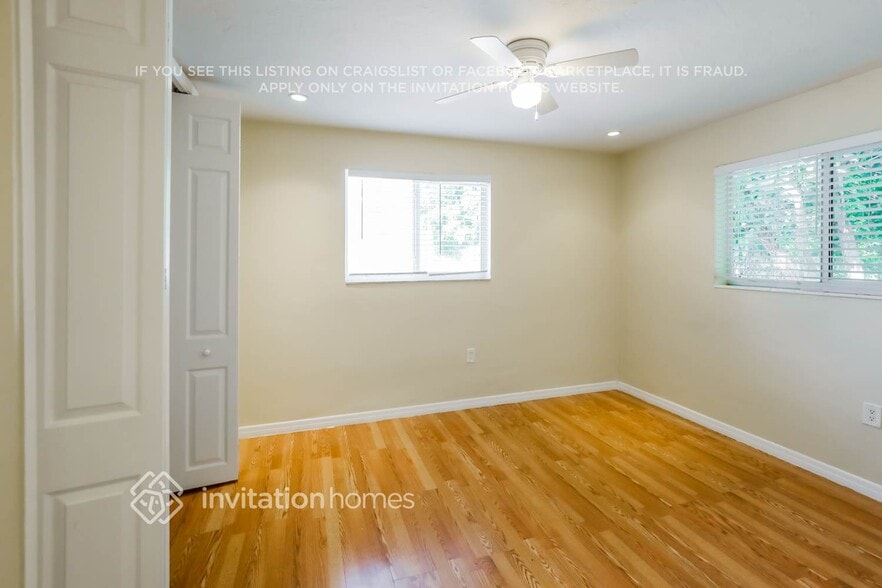 Building Photo - 6740 SW 10th Ct