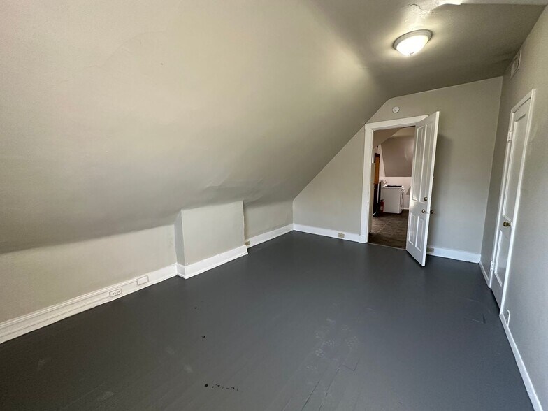 Building Photo - 2659 Bellevue Ave
