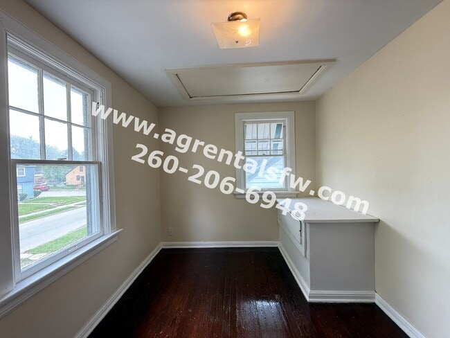 Building Photo - 3 Bedroom House