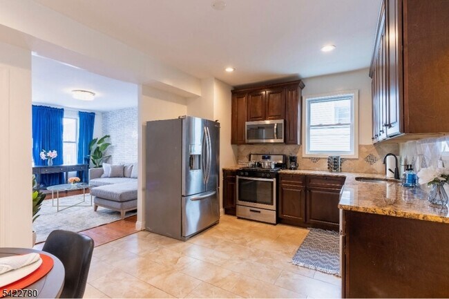 Building Photo - 45 Highland Ave