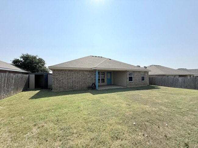 Building Photo - 2409 Gail Dr