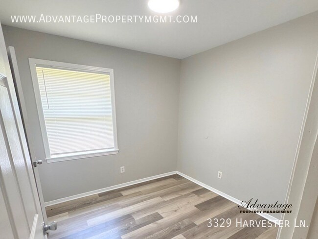 Building Photo - 3329 Harvester Ln