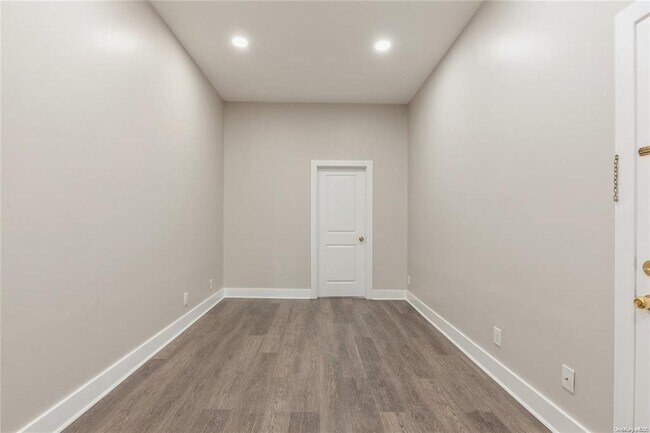 Building Photo - 344 E 116th St
