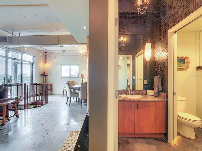 Building Photo - 10 N Summerlin Ave