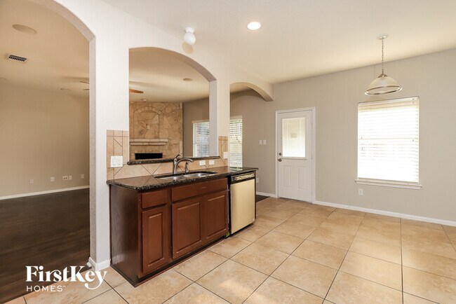 Building Photo - 2204 Oak Valley