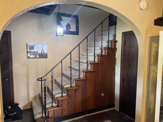 Building Photo - Lansdale Charming 4 Bedroom Cape Cod with ...