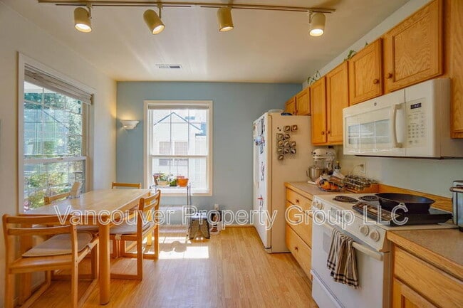 Building Photo - 13210 SE 7th St