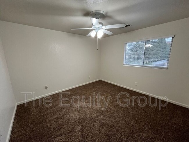 Building Photo - 3902 W Meadow Ave