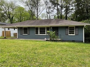 Building Photo - 349 Laquita Dr SE