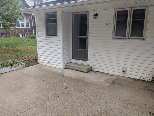 Building Photo - 711-713 Fairbanks St