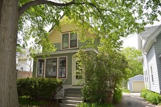 Building Photo - 418 S Orchard St