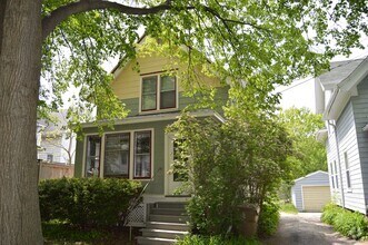 Building Photo - 418 S Orchard St