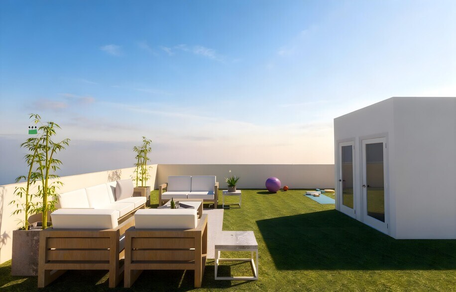 Building Photo - 1363 W 35th Pl