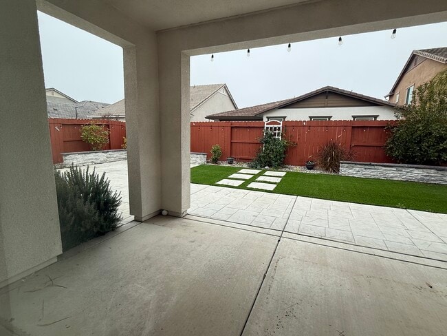 Building Photo - 1580 Blue Moon Ln