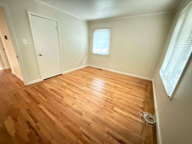 Building Photo - Charming 2-Bedroom Home Large Rumpus Room,...