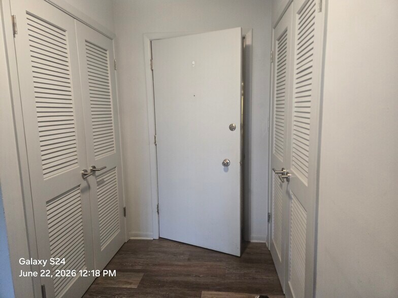 Building Photo - 22655 Chagrin Blvd