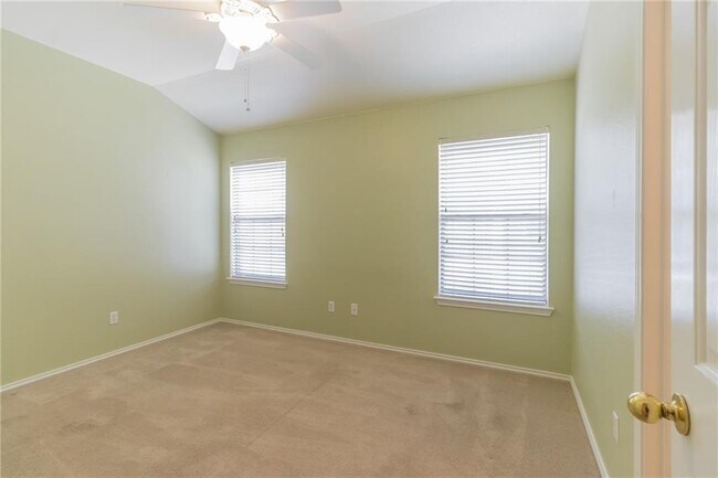 Building Photo - 9201 Brodie Ln