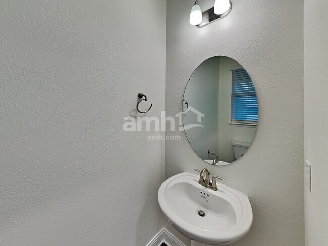 Building Photo - 6209 Little Blf Cir