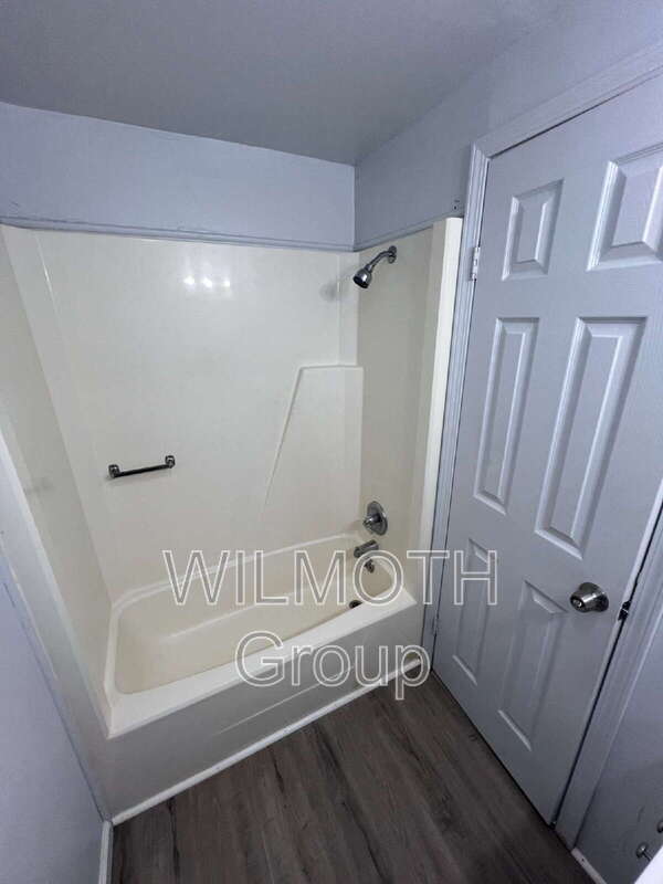 Building Photo - 2000 Indianapolis Rd