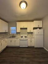 Building Photo - 446 Summer Ave