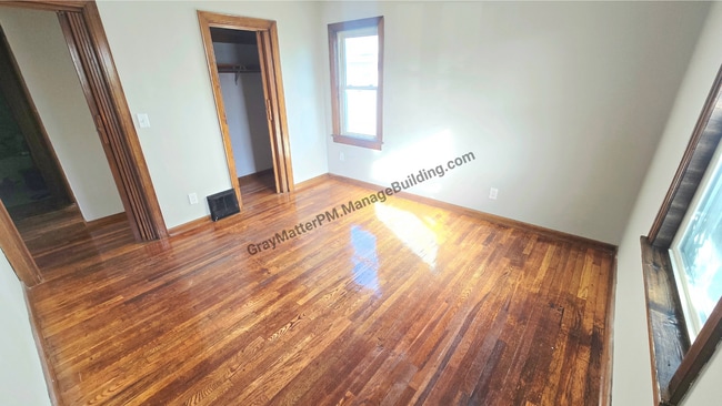 Building Photo - 738 E 35th St