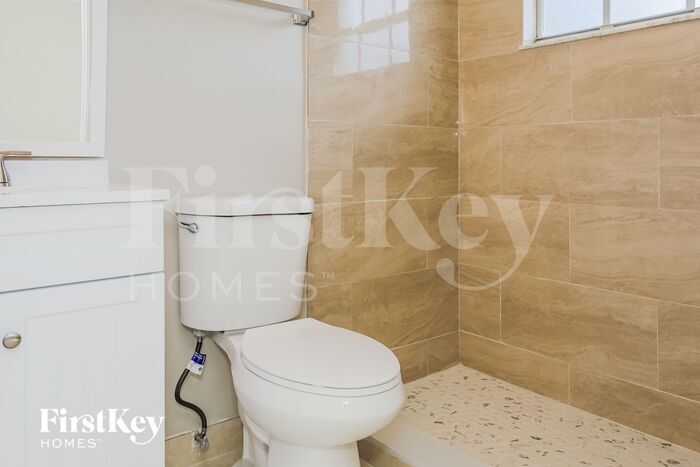 Building Photo - 16905 SW 106th Ct