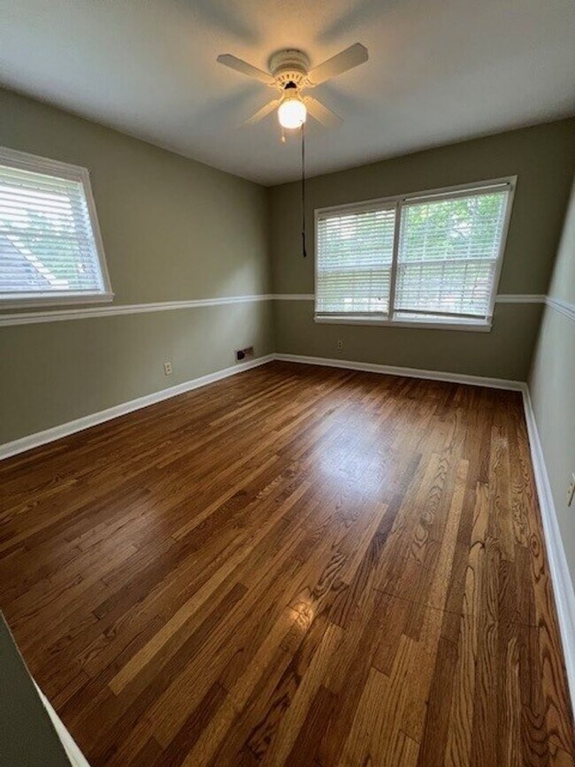 Building Photo - Beautiful Home with Mother in Law Suite or...
