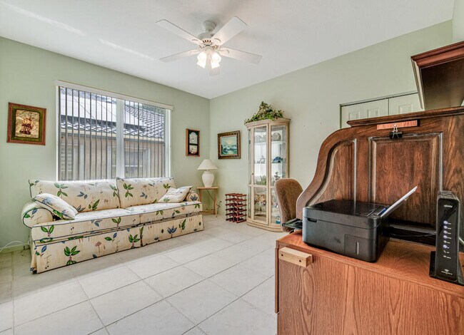 Building Photo - 9795 Crescent View Dr S