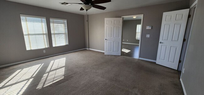 Building Photo - Lone Mountain Heights Luxury Living! 1st-m...