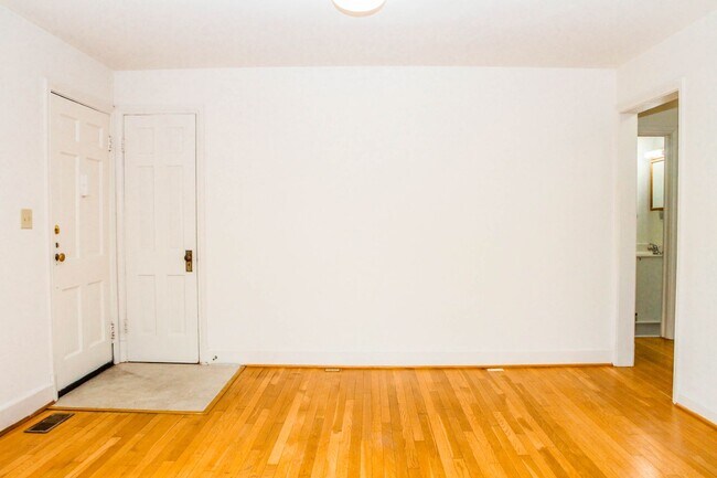 Building Photo - 2515 Plateau Rd