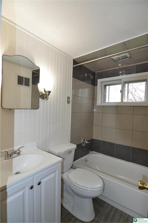 Building Photo - 353 West St