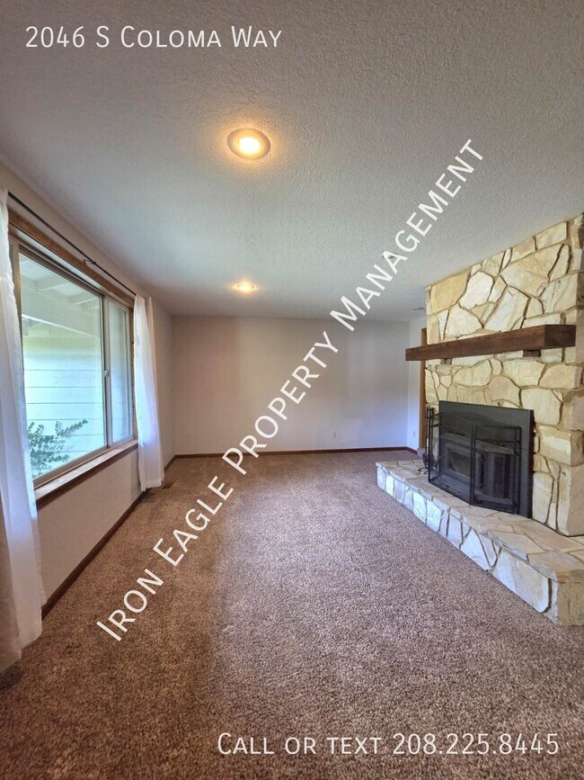 Building Photo - 2046 S Coloma Wy