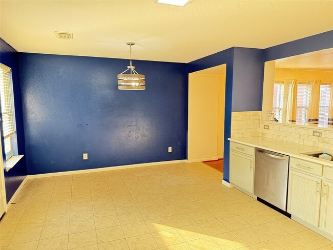 Building Photo - 10210 Cades Creek Ct