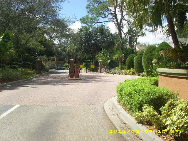 Building Photo - 225 S Tropical Trail
