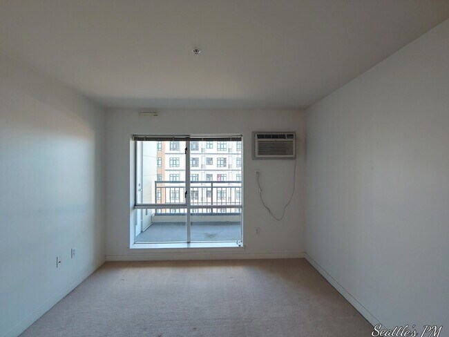 Building Photo - "Urban Living at Its Best: Spacious 2-Bedroom Retreat with Scenic Views!"