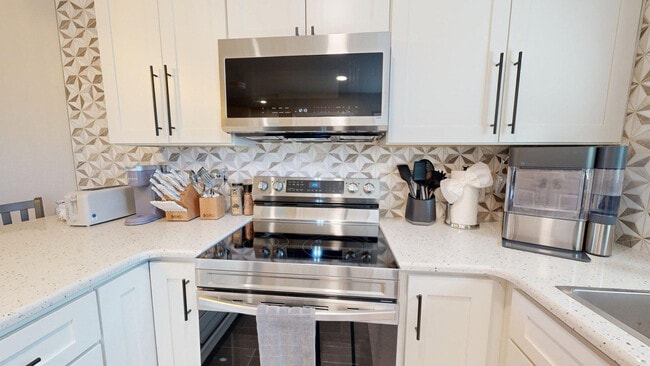 Building Photo - 200 Bucknell Ct