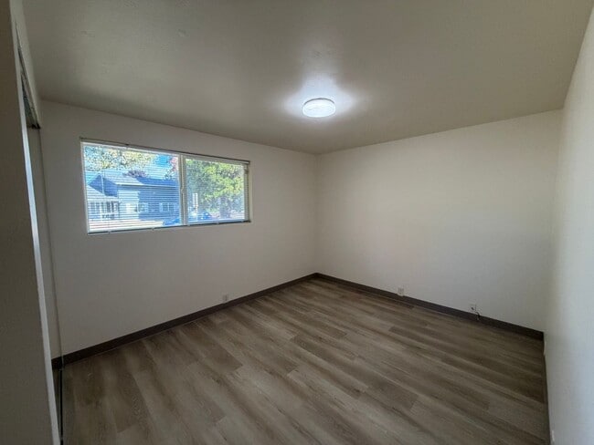 Building Photo - 2506 Jeppesen Acres Rd