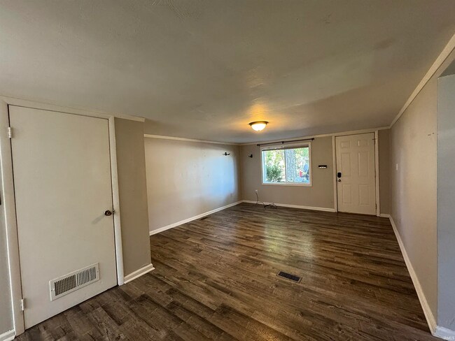 Building Photo - 800 Clark St