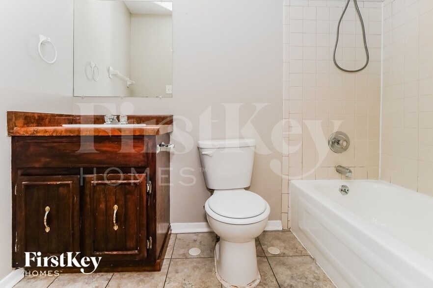 Building Photo - 3037 Leeridge Dr