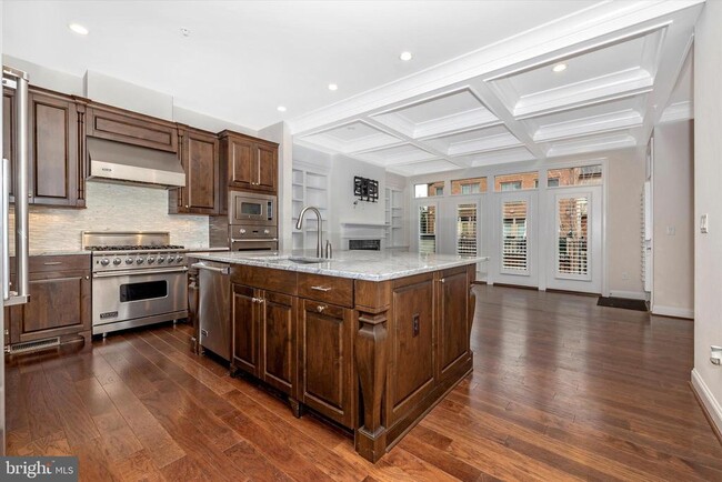 Building Photo - 10777 Symphony Park Dr