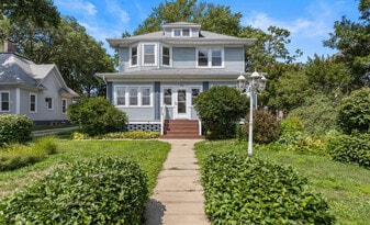 Building Photo - 203 S Division St
