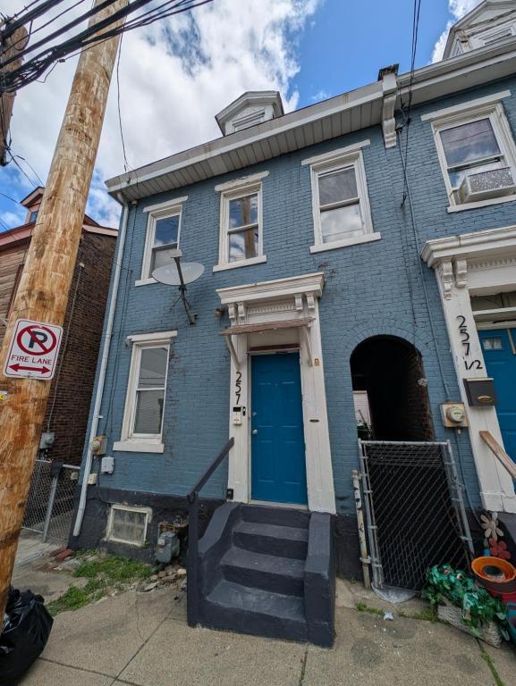 Primary Photo - 257 37th St