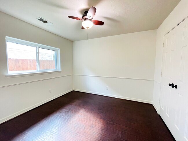 Second bedroom - 14511 Enola Dr