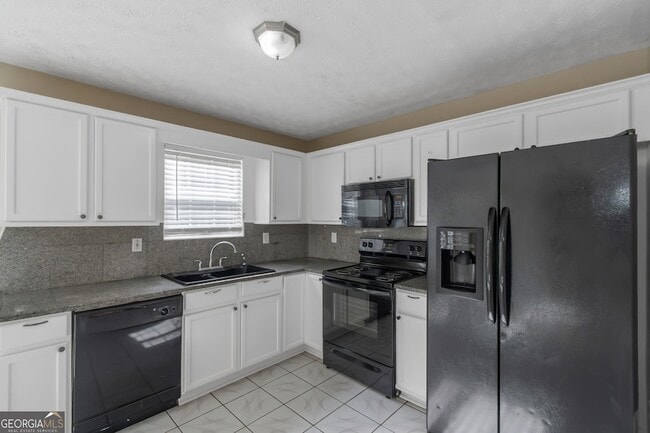Building Photo - 97 Livingston Ln