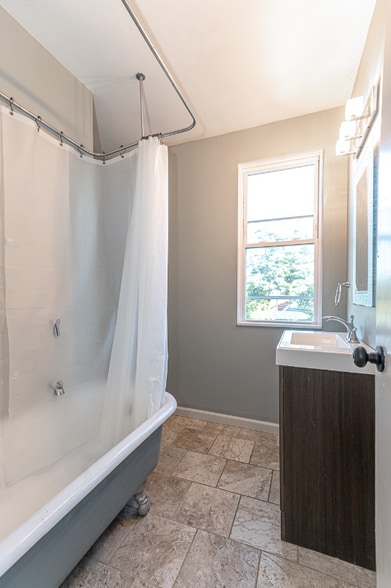 Building Photo - 1600 Rutherford Ave