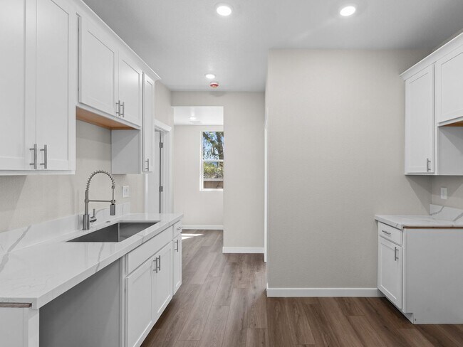 Building Photo - 50 Berrum Pl