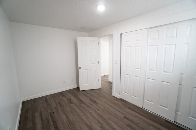 Building Photo - 4658 Thayn Dr