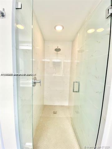 Building Photo - 16385 Biscayne Blvd