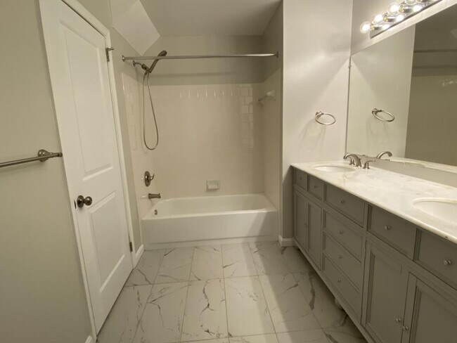 Building Photo - 8802 Gilly Way