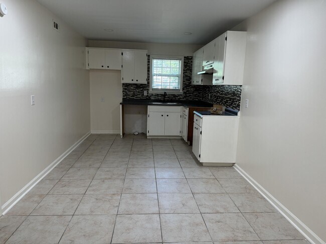 Interior Photo - Cumberland Court